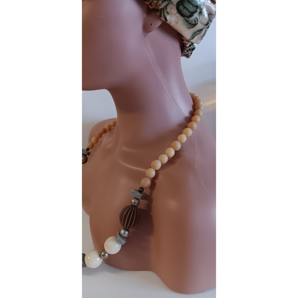 Jewelry stone wood plastic beaded Chunky necklace 15.5" long mystery closure - Picture 4 of 5